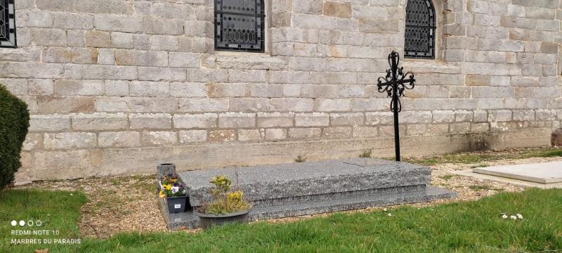 Croix de cimetière en fer forgé