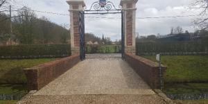 Grand portail de château par Les Métalliers Normands en Seine-Maritime Grand portail de château par Les Métalliers Normands en Seine-Maritime