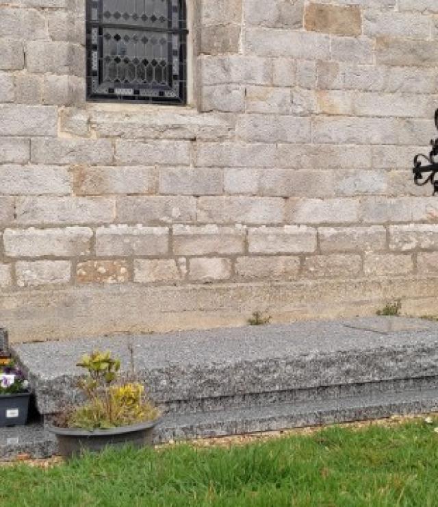 Croix de cimetière en fer forgé